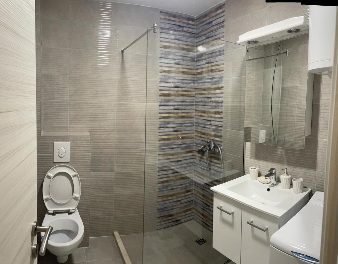 Studio Apartman Happy Home Tivat Exterior foto
