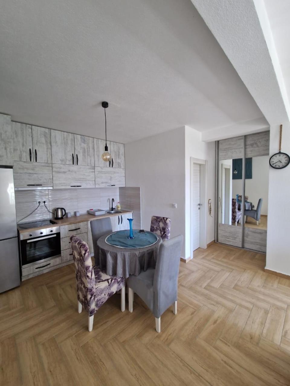 Studio Apartman Happy Home Tivat Exterior foto